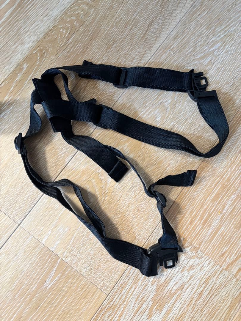 専用 ブラック ベビーチェア 安全ベルト付き