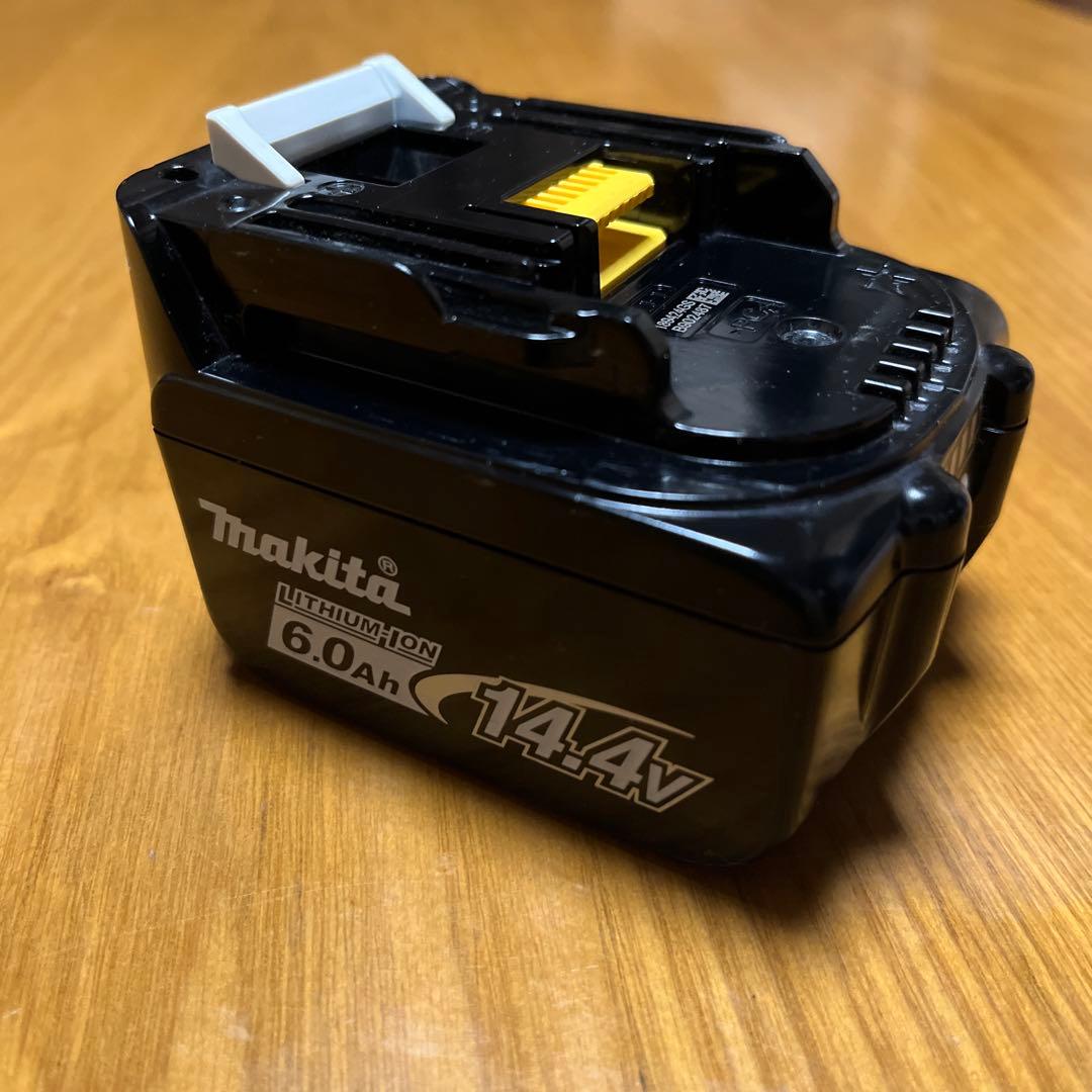 マキタ　makita 充電式クリーナー CL142FD 掃除機