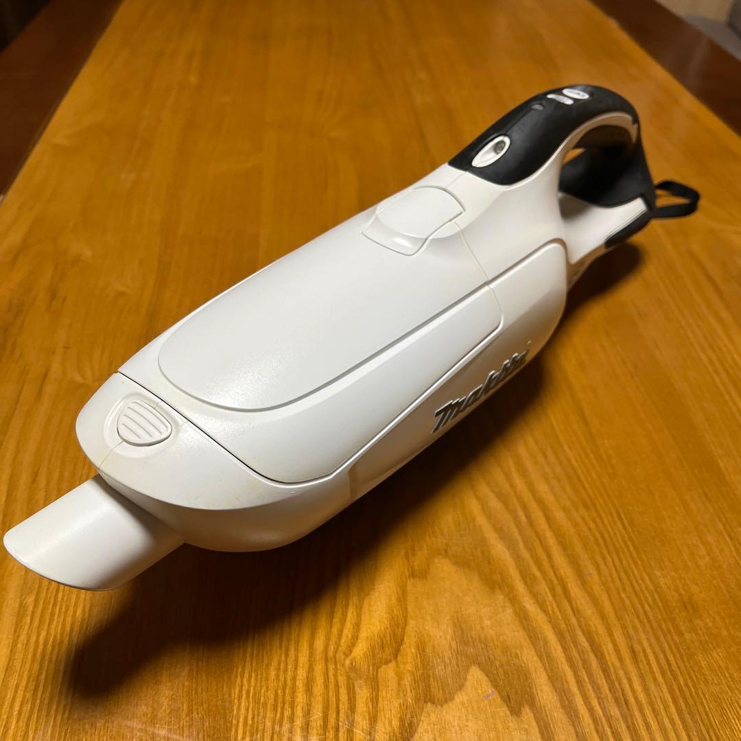 マキタ　makita 充電式クリーナー CL142FD 掃除機