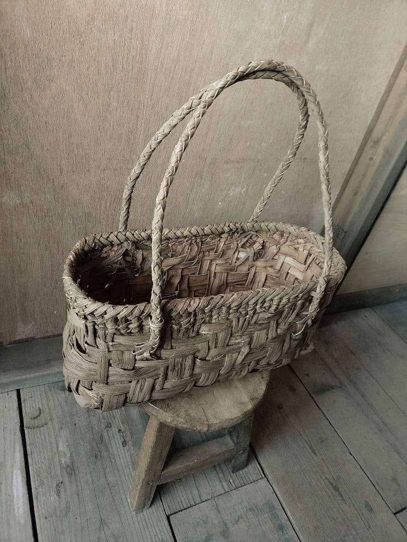 ア*子様 信州安曇野の山葡萄肩がけ籠バック。里山手仕事。