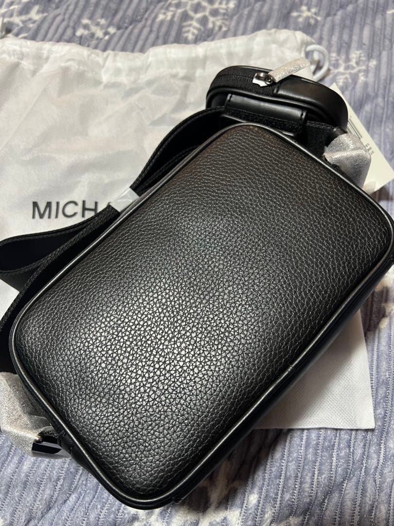 MICHAEL KORS ブラックショルダーバッグ