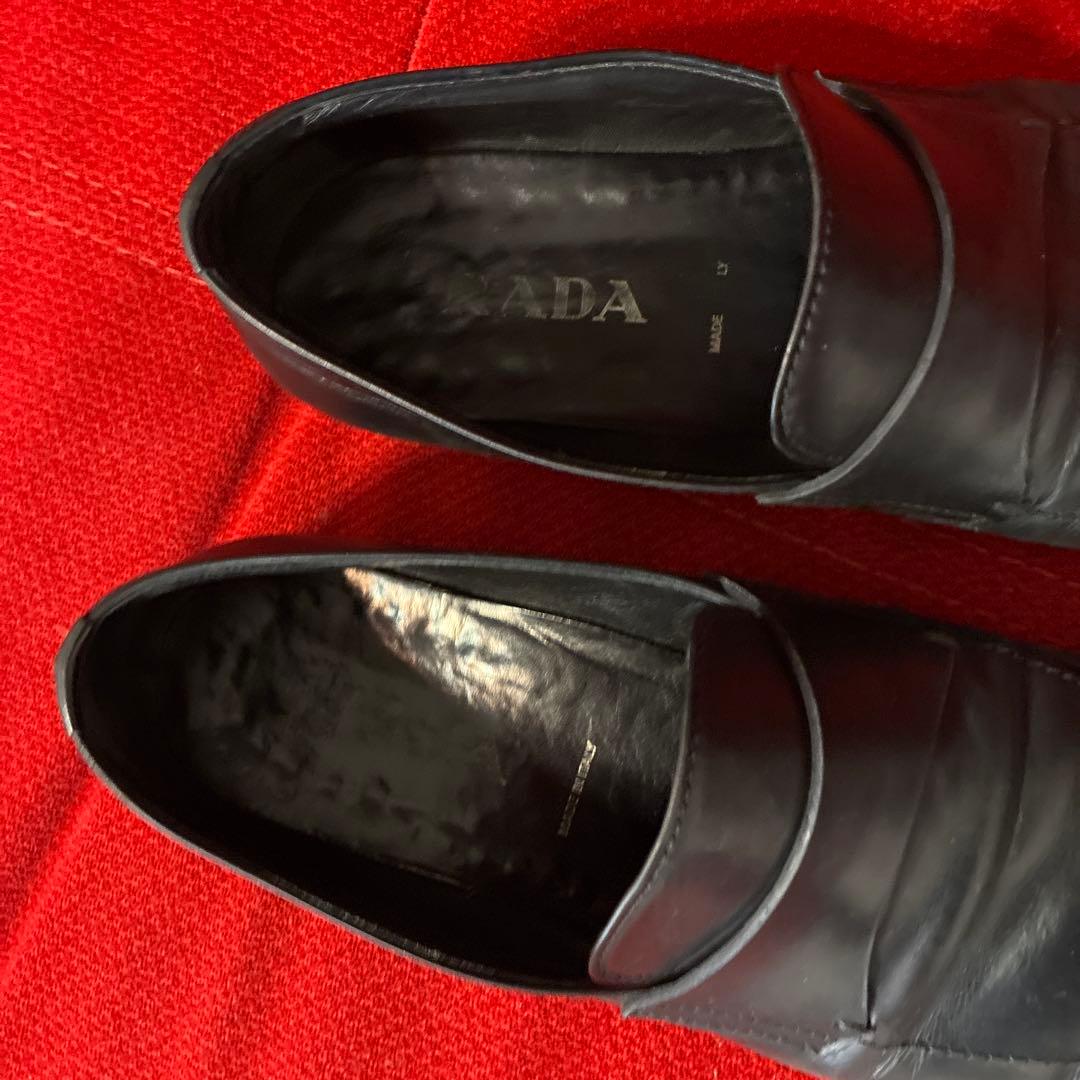 PRADA ブラック レザー ローファー