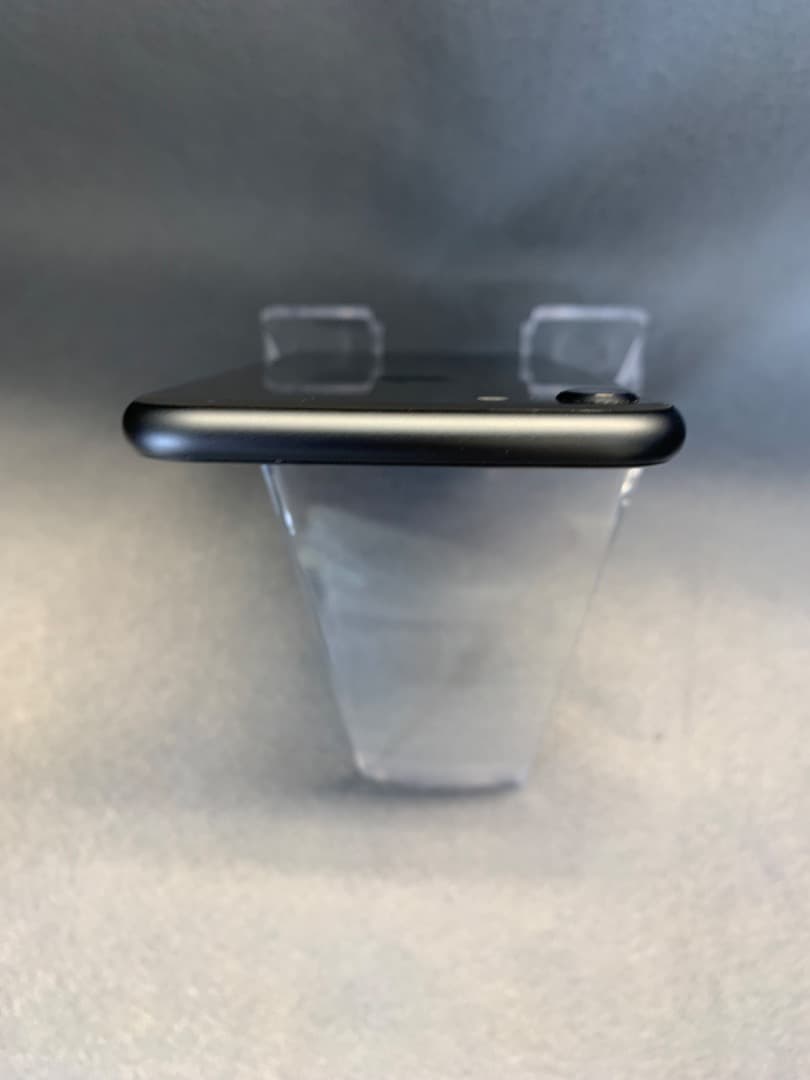 美品 国内版 SIMフリー iPhone8 64GB スペースグレイ色