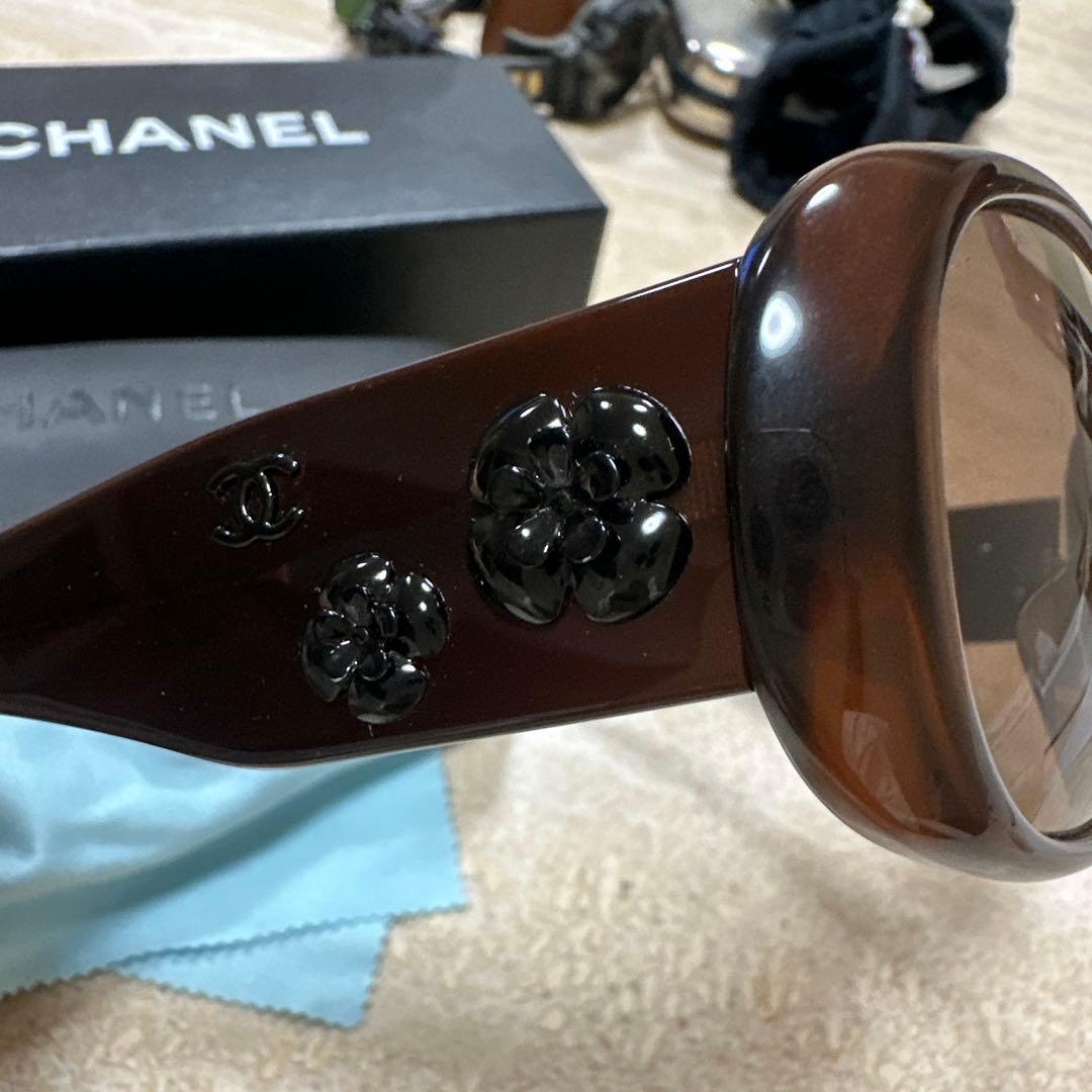 CHANEL フラワーモチーフ サングラス