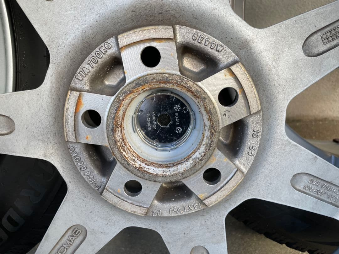 ボルボV60CC用　スタッドレスタイヤとホイールのセットで1本売りです。