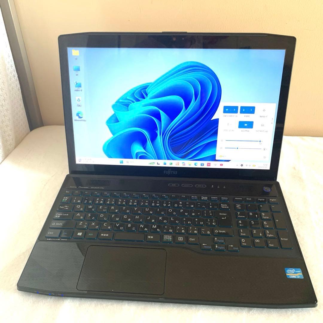 富士通 ノートPC i7 8GB 256GB SSD office2024