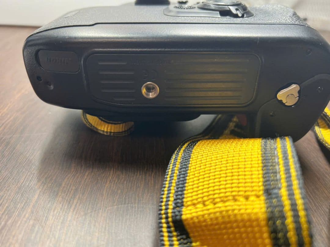 ニコン f100 + レンズ af 28-200 f3.5-5.6