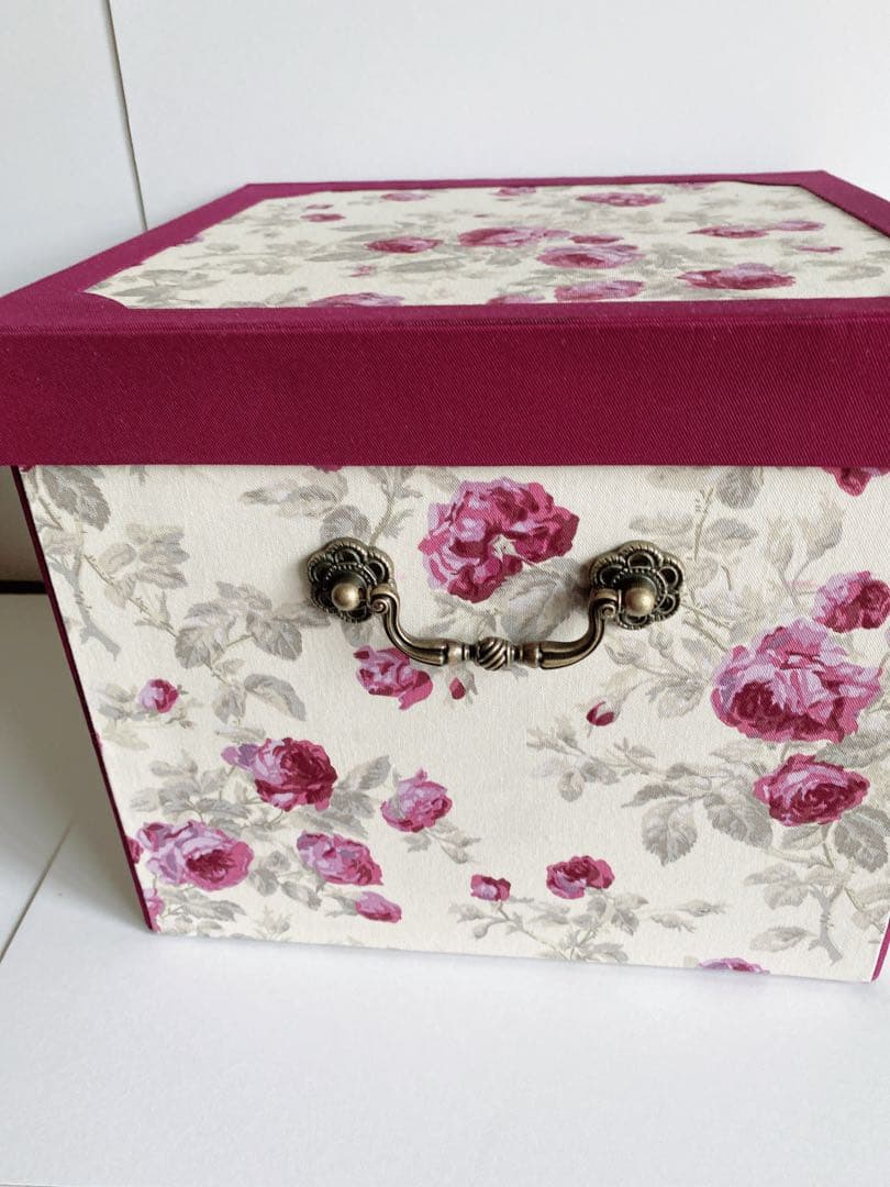 大きなカルトナージュボックス