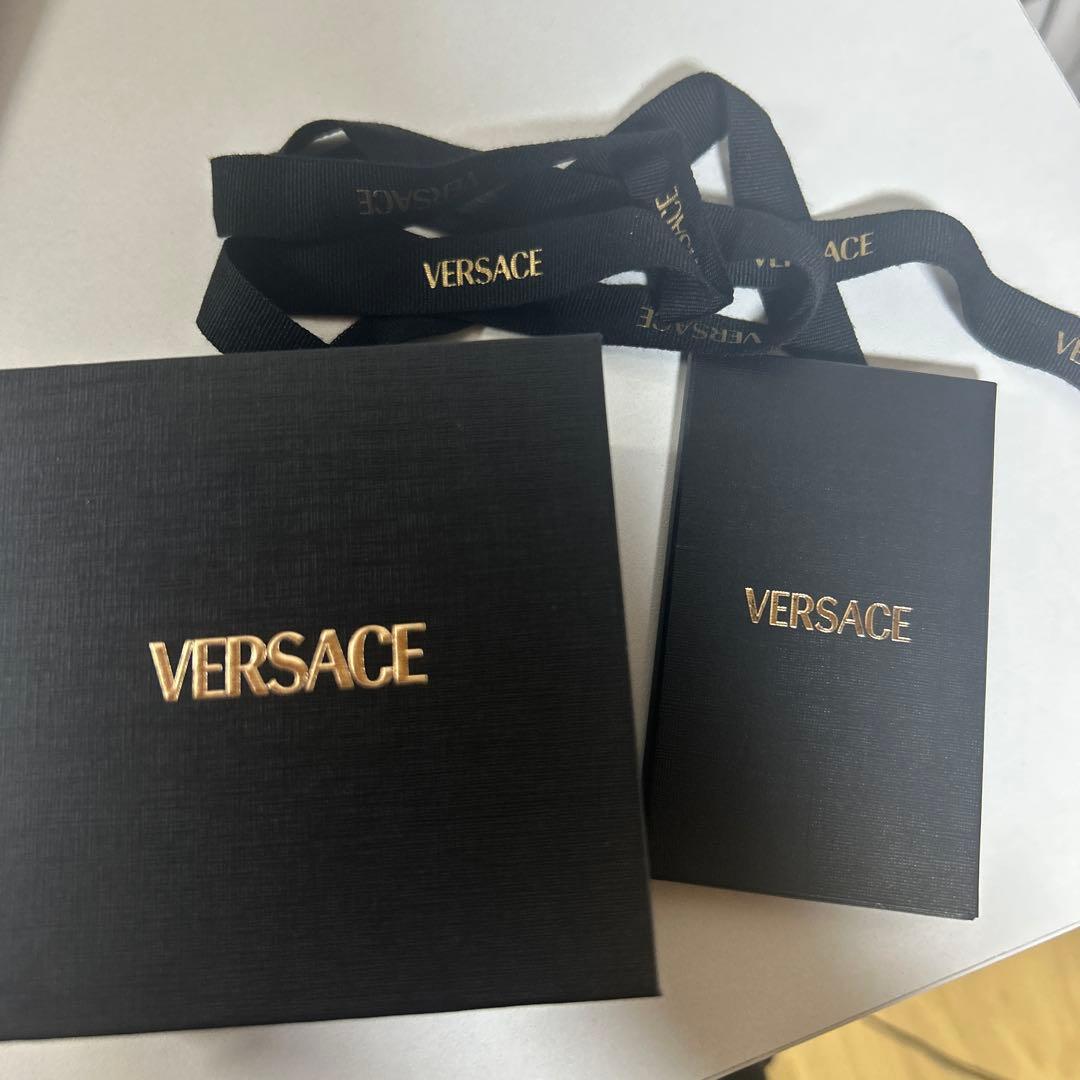 VERSACE ゴールド ピアス(両耳用)