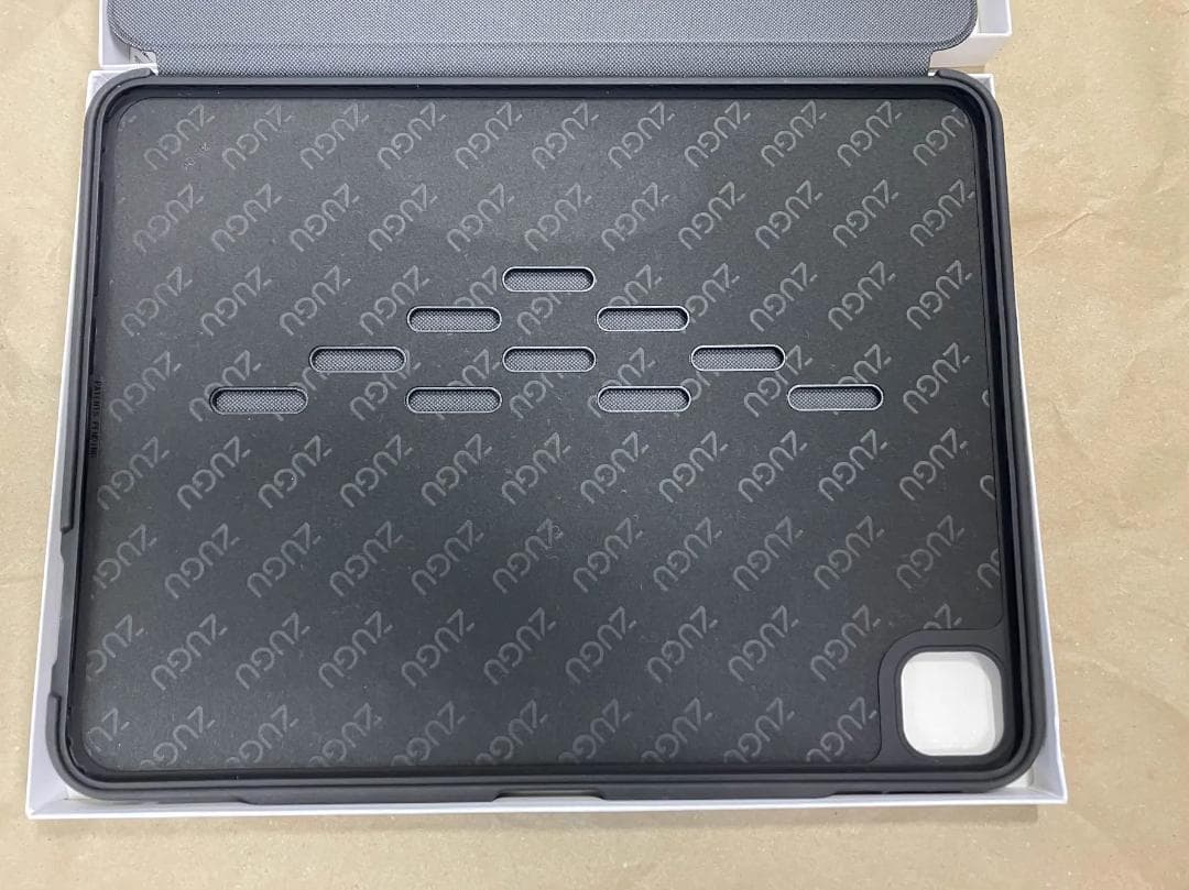 ZUGU CASE iPad Pro 13 インチ M4 / M5 ブラック