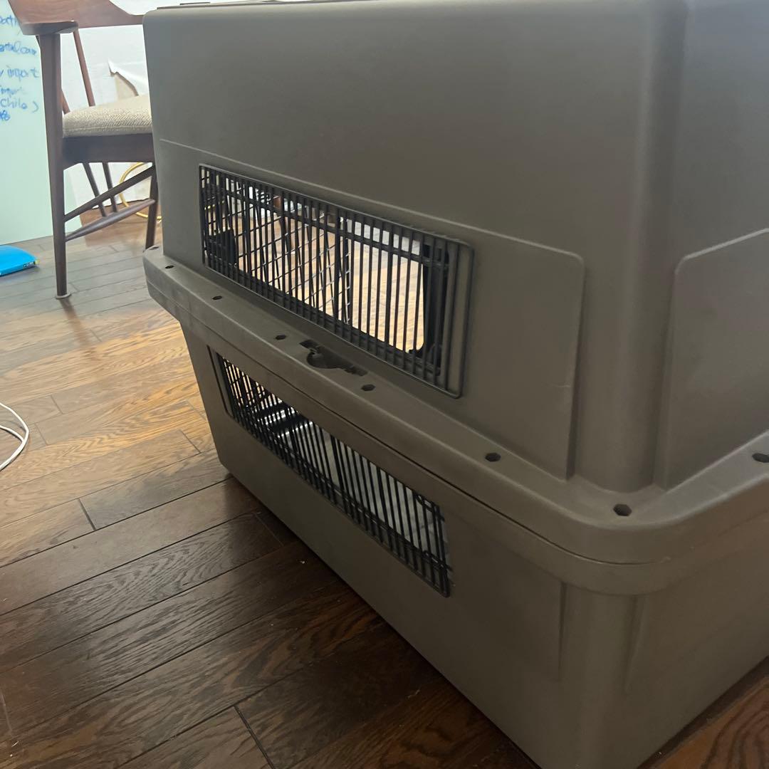 大型犬用プラスチック犬ケージ グレー