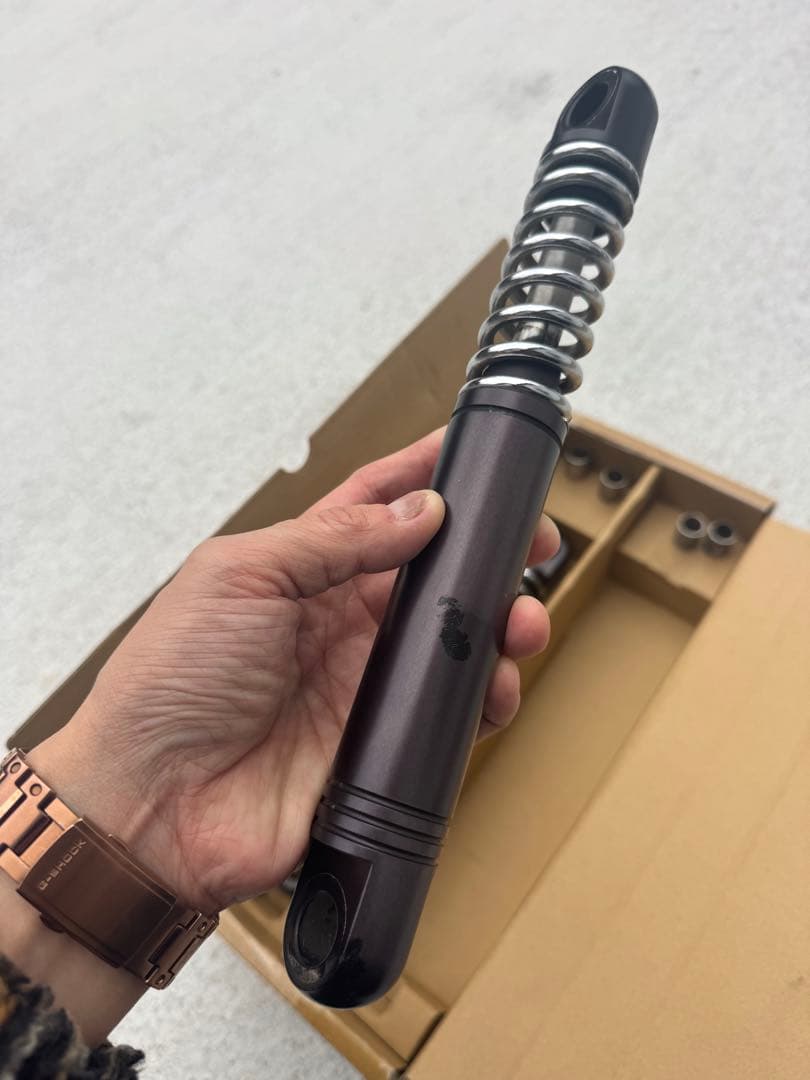 【希少品】イージーライダース ビレットサスペンション ハーレー SR400