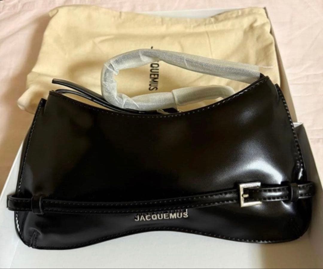 JACQUEMUS ブラックショルダーバッグ 28*4*12CM(箱無し)