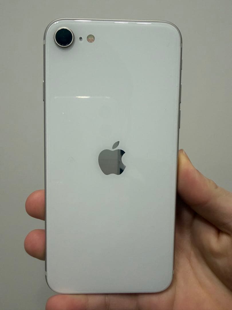 iPhone SE (第3世代) 64GB美品