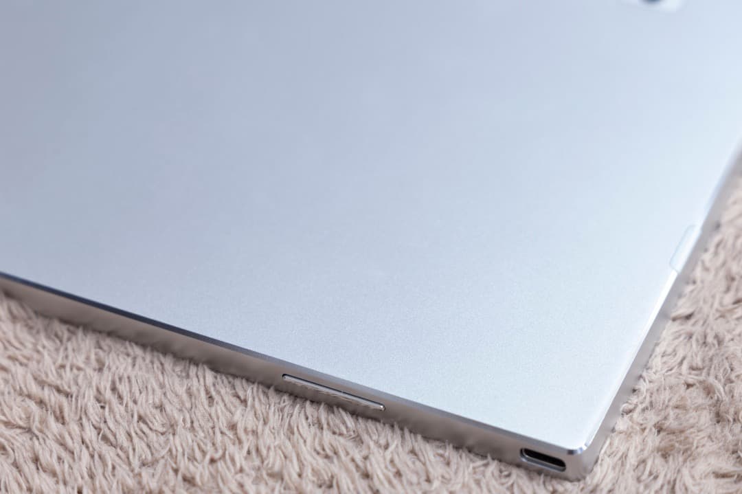 LG　液晶ディスプレイ［16型 /ワイド］ シルバー　16MR70　元箱