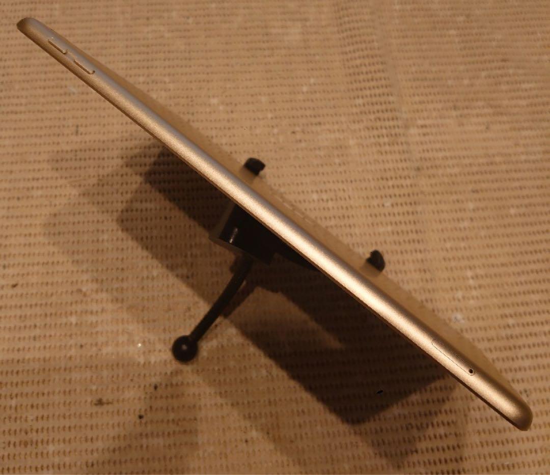 FHP61 完動品SIMフリーiPad第5世代(A1823)本体32GB送料込