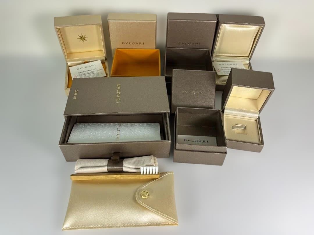 ブルガリ時計、アクセサリー空ケース 空箱のみ（中身は無し）3種＆Care Kit