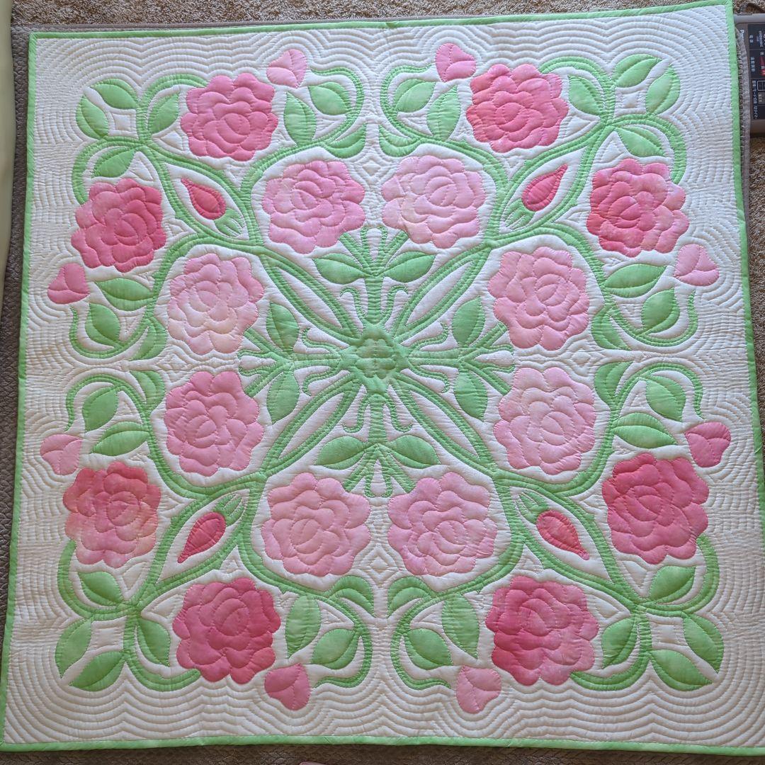 ハワイアンキルトタペストリー　なないろ