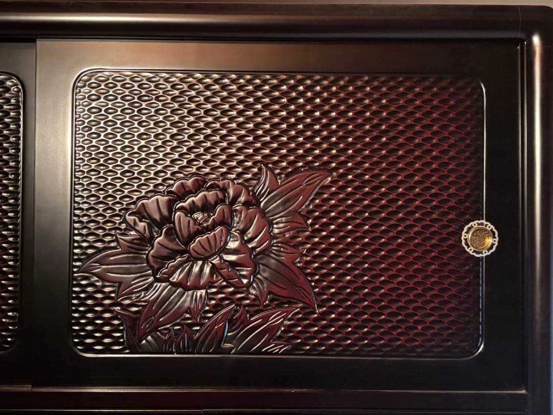 鎌倉彫　桐箪笥