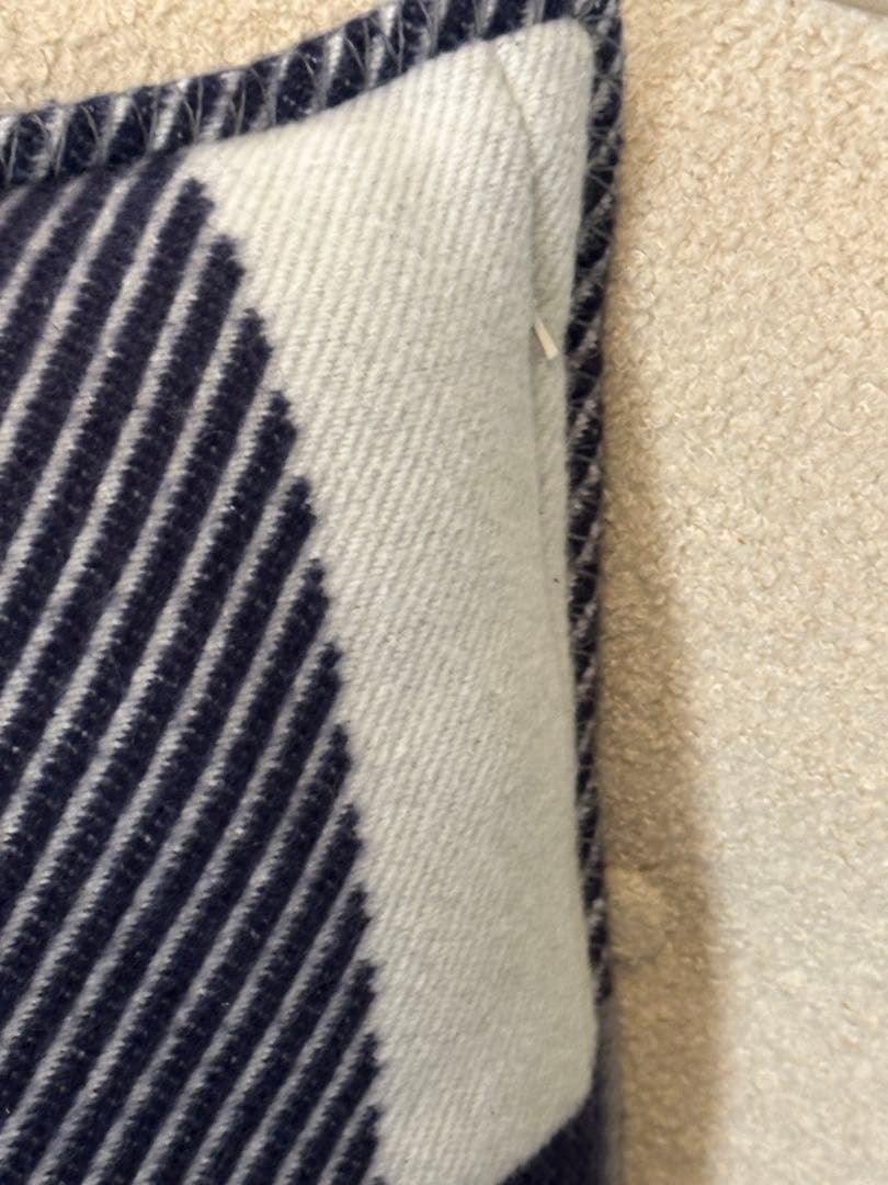 あ*ん様 ⭐️【全国送料無料】定価13万　HERMES エルメス　クッション　H