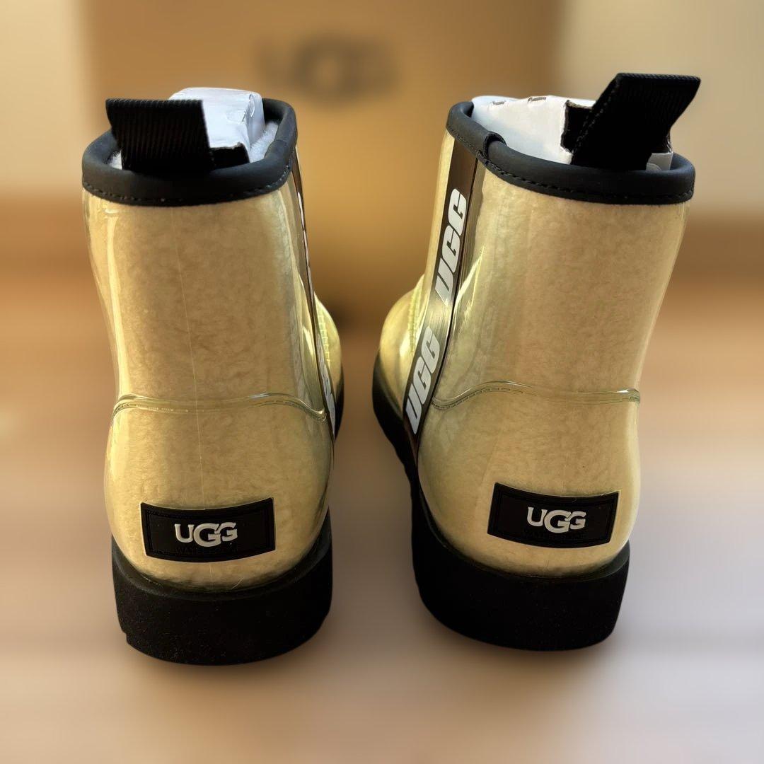 UGG クリアボア・レインブーツ　サイズUSA7
