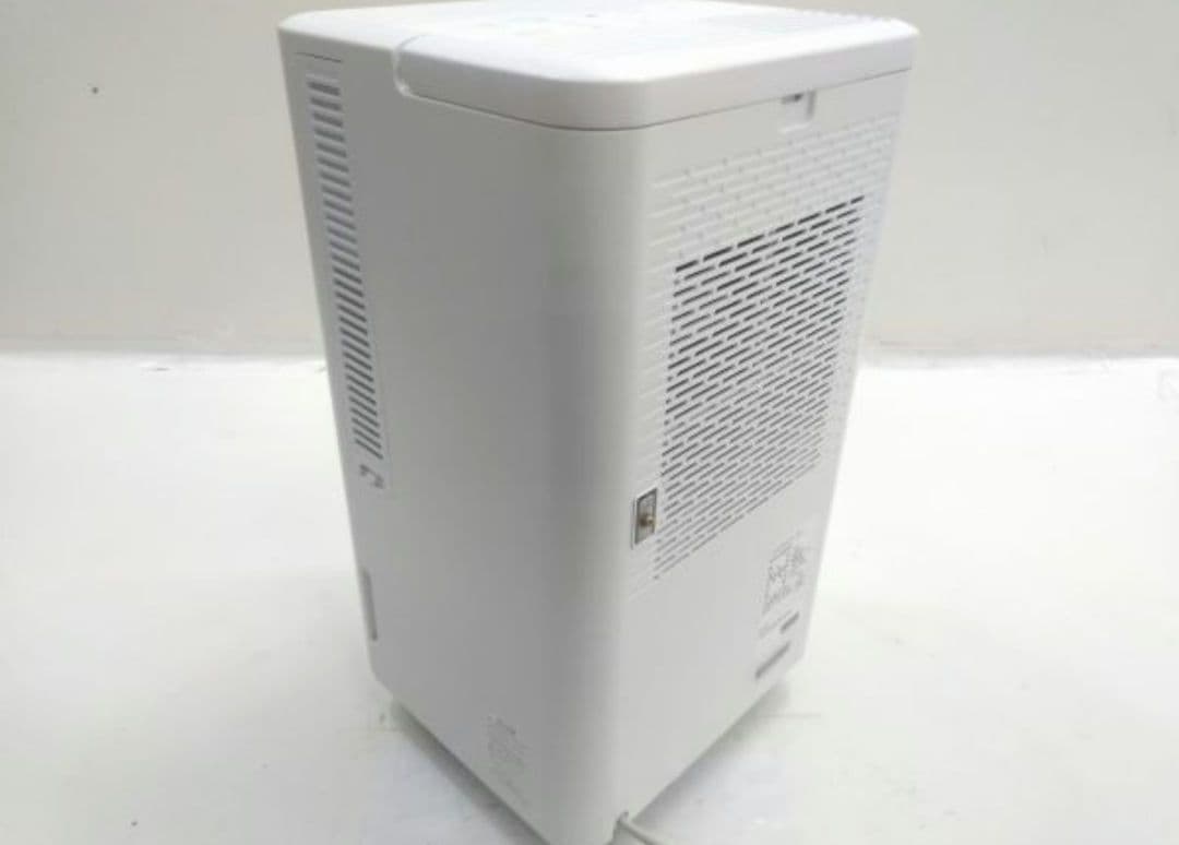 今年の夏や梅雨に除湿や冷房のコンパクトクーラーホワイト 　箱無し