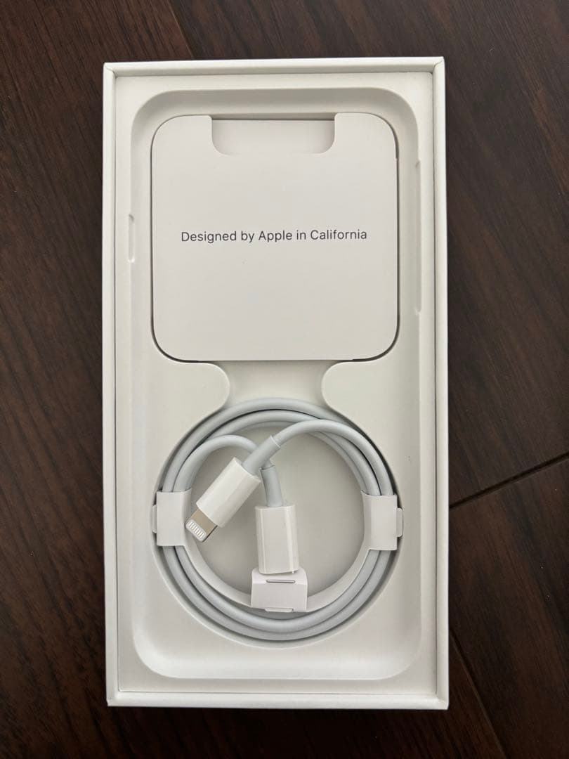 iPhone SE3 スターライト　64GB 中古