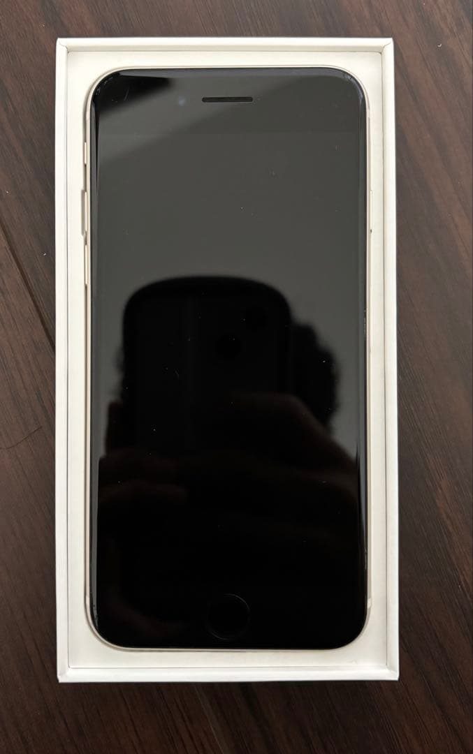 iPhone SE3 スターライト　64GB 中古