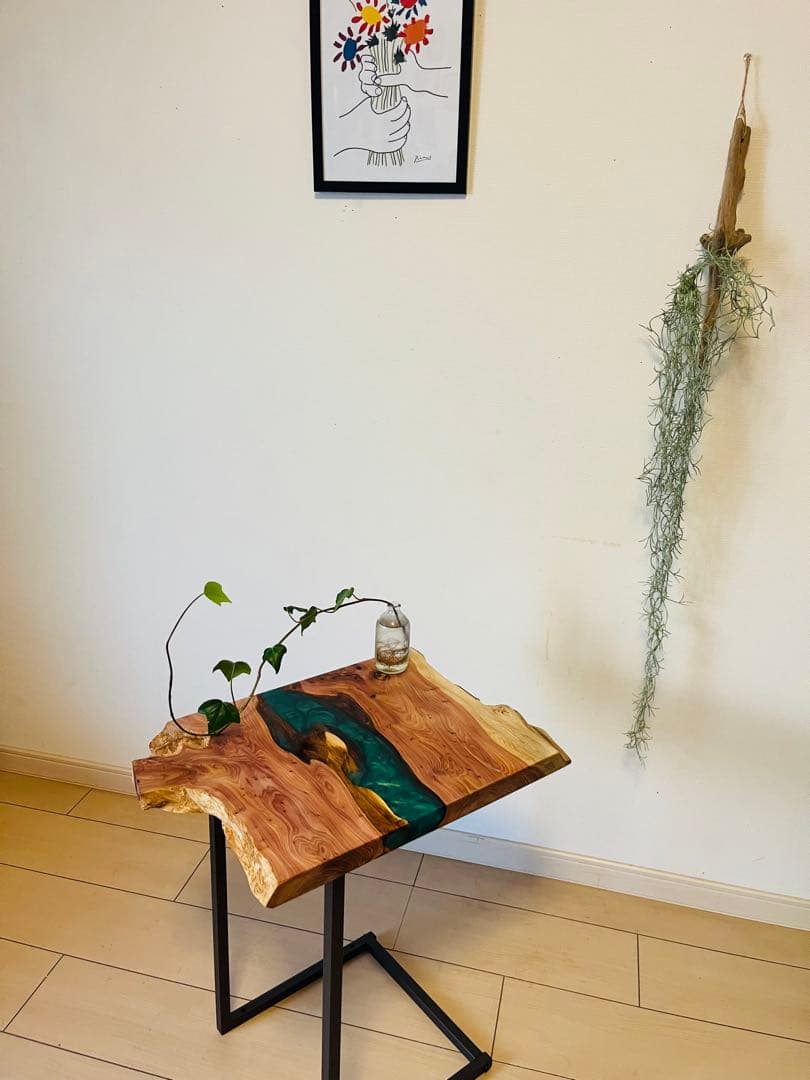 レジンテーブル　ソファテーブル　　サイドテーブル　貝塚伊吹