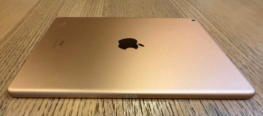 鯨　iPad 第７世代 Wi-Fiモデル 128GB ジャンク品