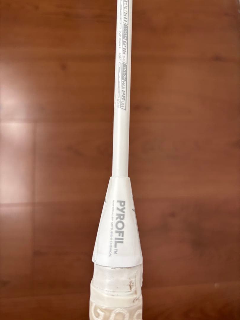 バドミントンラケット PYROFIL INFERNO ホワイト