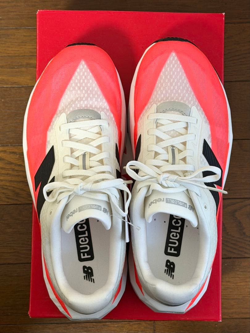 New Balance FuelCell Rebel V5 新品未使用 26.5