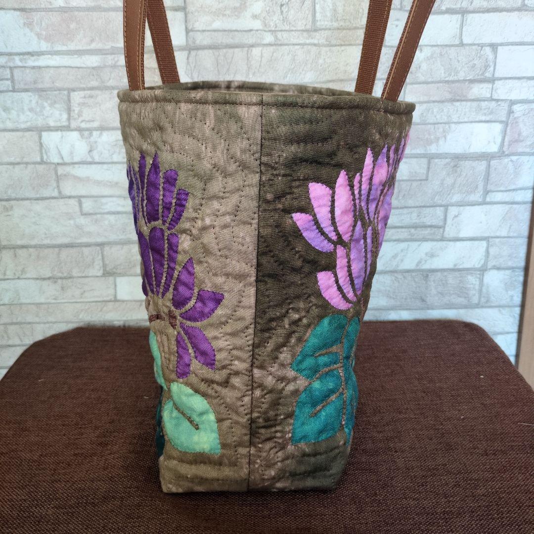 シクラメンのハワイアンキルトバッグ　ハンドメイド