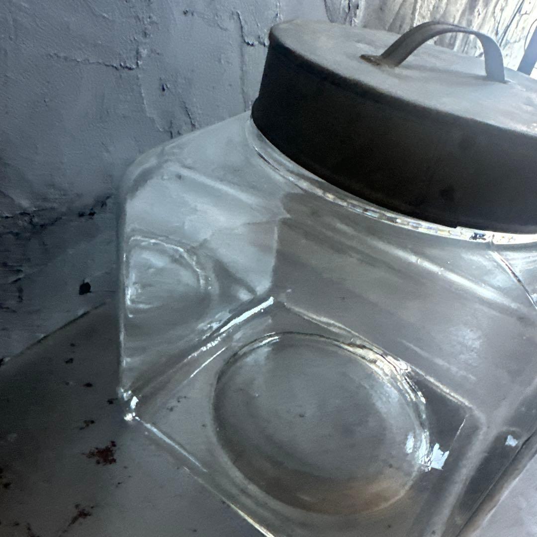 お値下げ‼️ヴィンテージ　ガラス製四角いジャー 金属蓋付き