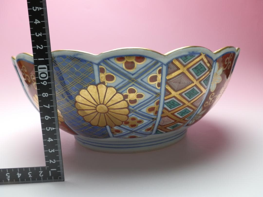 大聖寺伊万里 色絵 金彩 菊紋 菊形 大鉢 奇玉宝鼎之珍銘 MO71208
