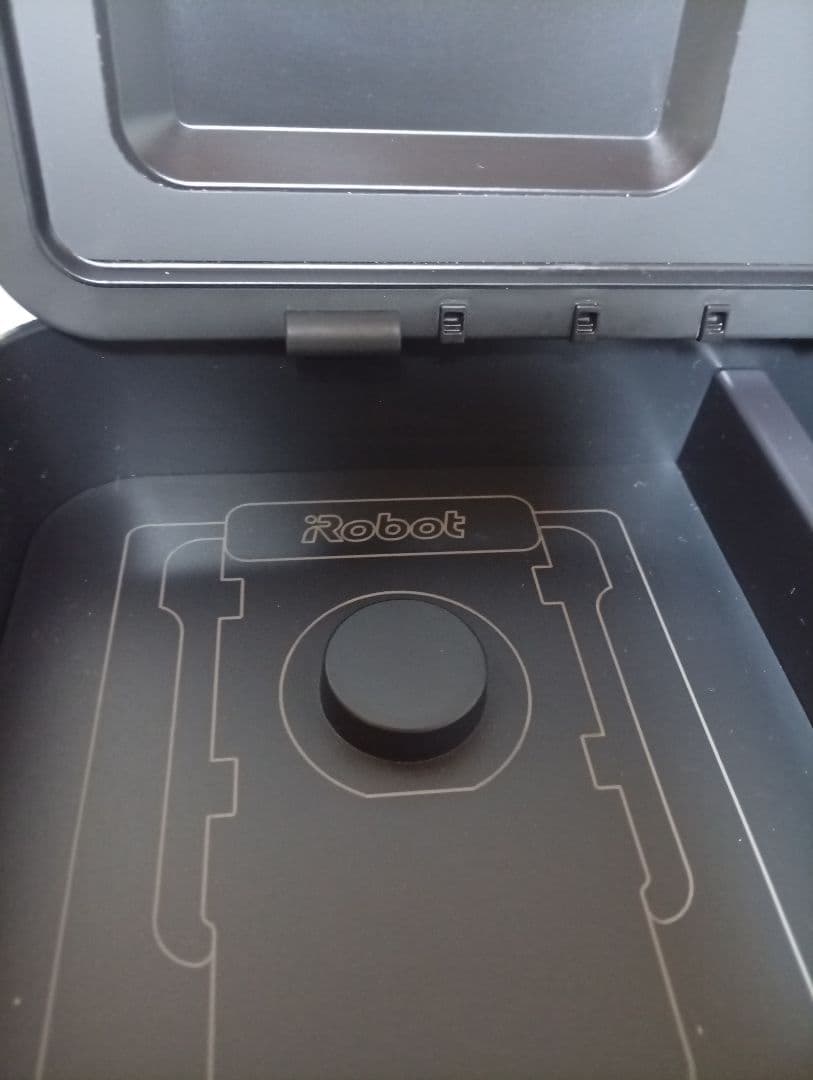 iRobot Roomba J7 本体 充電ステーション付き　作動良好 自動掃除