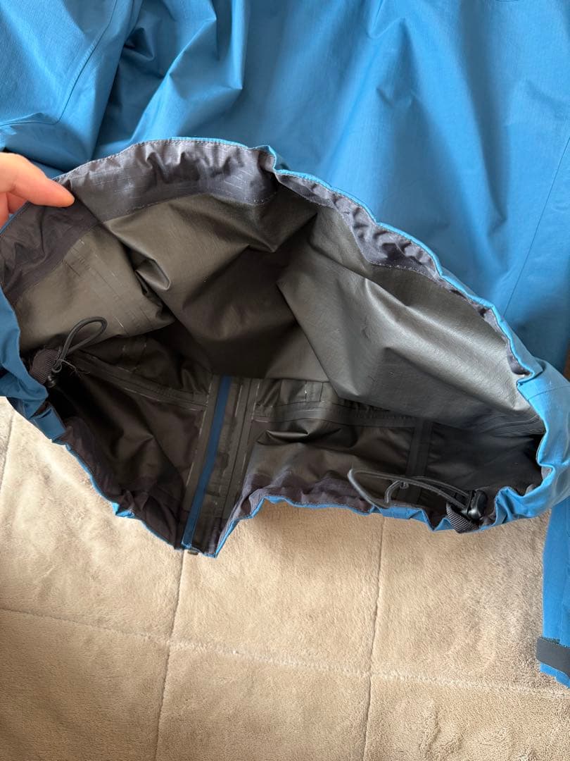 arcteryxアークテリクス　betasl レギオンブルー