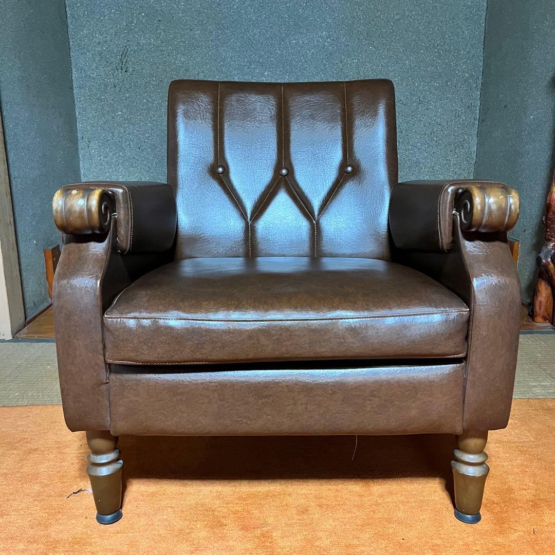 1人掛けソファー　アームレスト付き　②