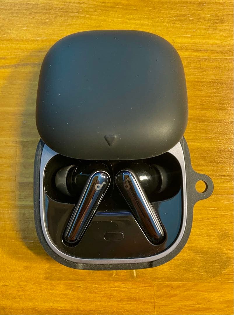 soundcore Liberty 5 ワイヤレスイヤホン + シリコンケース