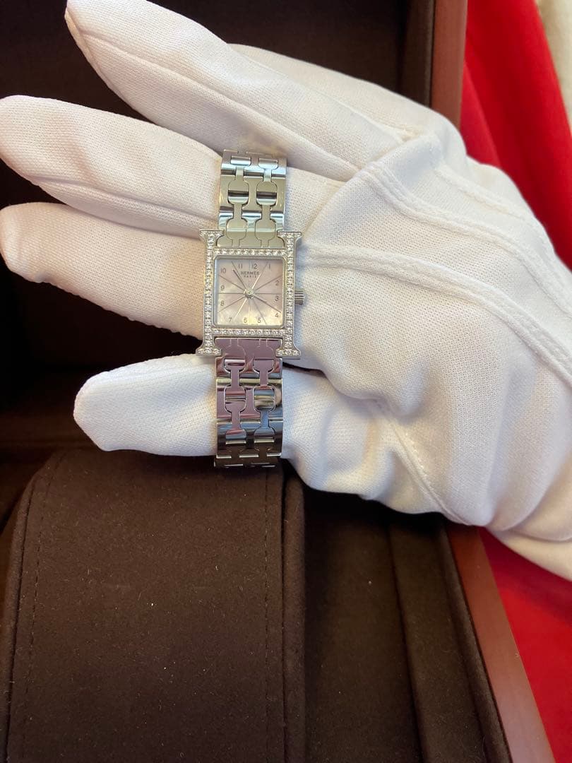 雑貨ショップ【HERMES】エルメス Hウォッチ ベゼルダイヤ　ピンク