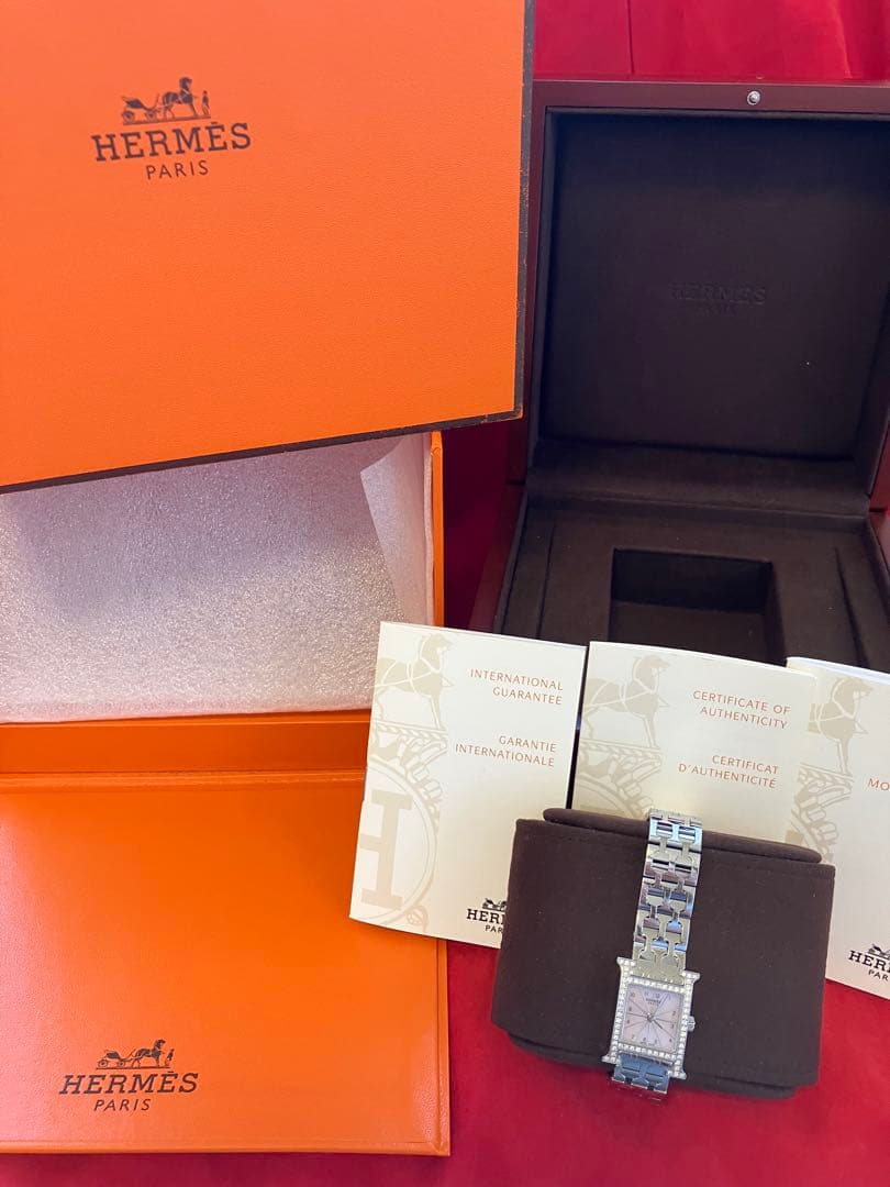 雑貨ショップ【HERMES】エルメス Hウォッチ ベゼルダイヤ　ピンク