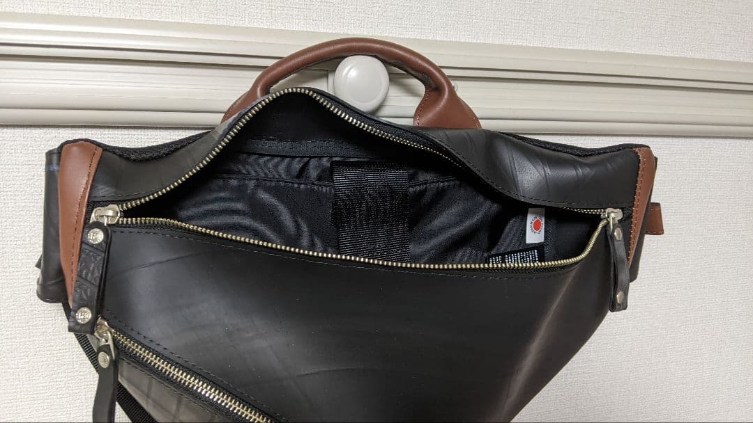 【新品】SEAL　ワンショルダーバッグ TRIANGLE LARGE