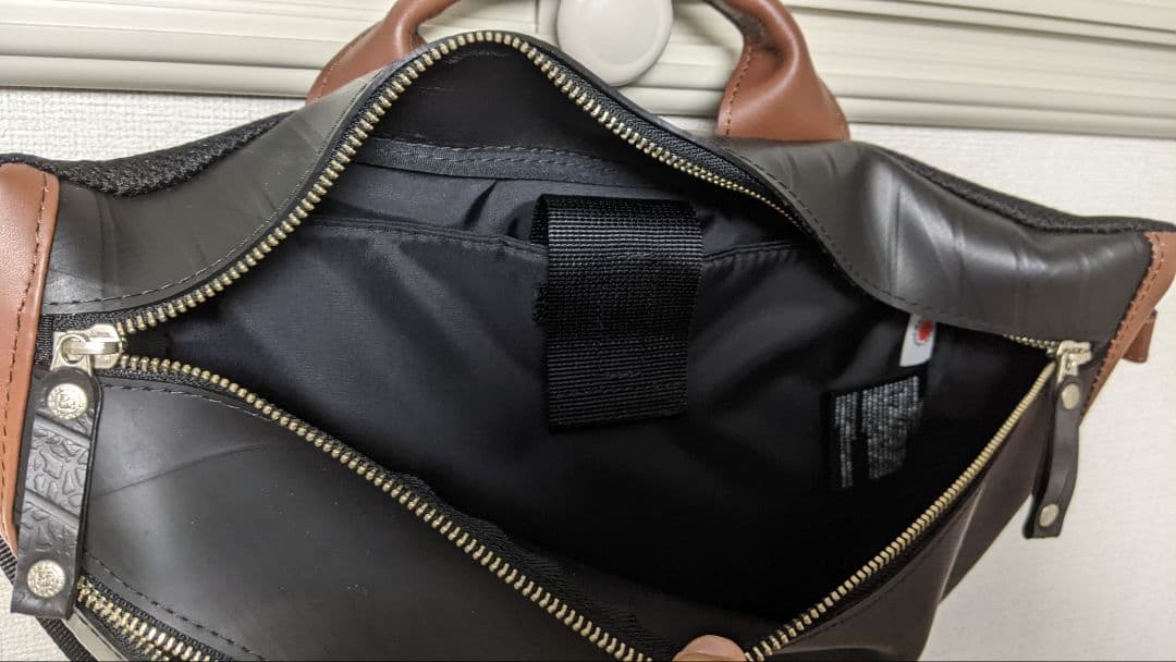 【新品】SEAL　ワンショルダーバッグ TRIANGLE LARGE