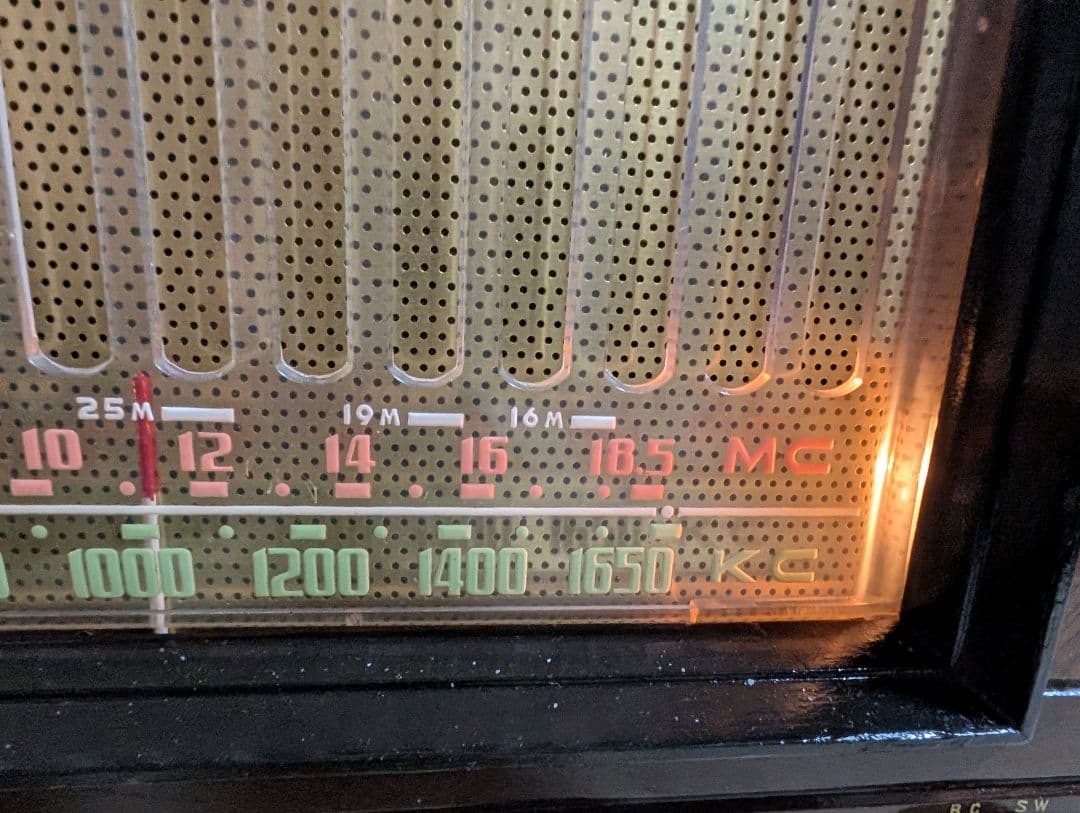 昭和家族団らんレトロ真空管ラジオ2バンド　 bluetooth付　ホームラジオ