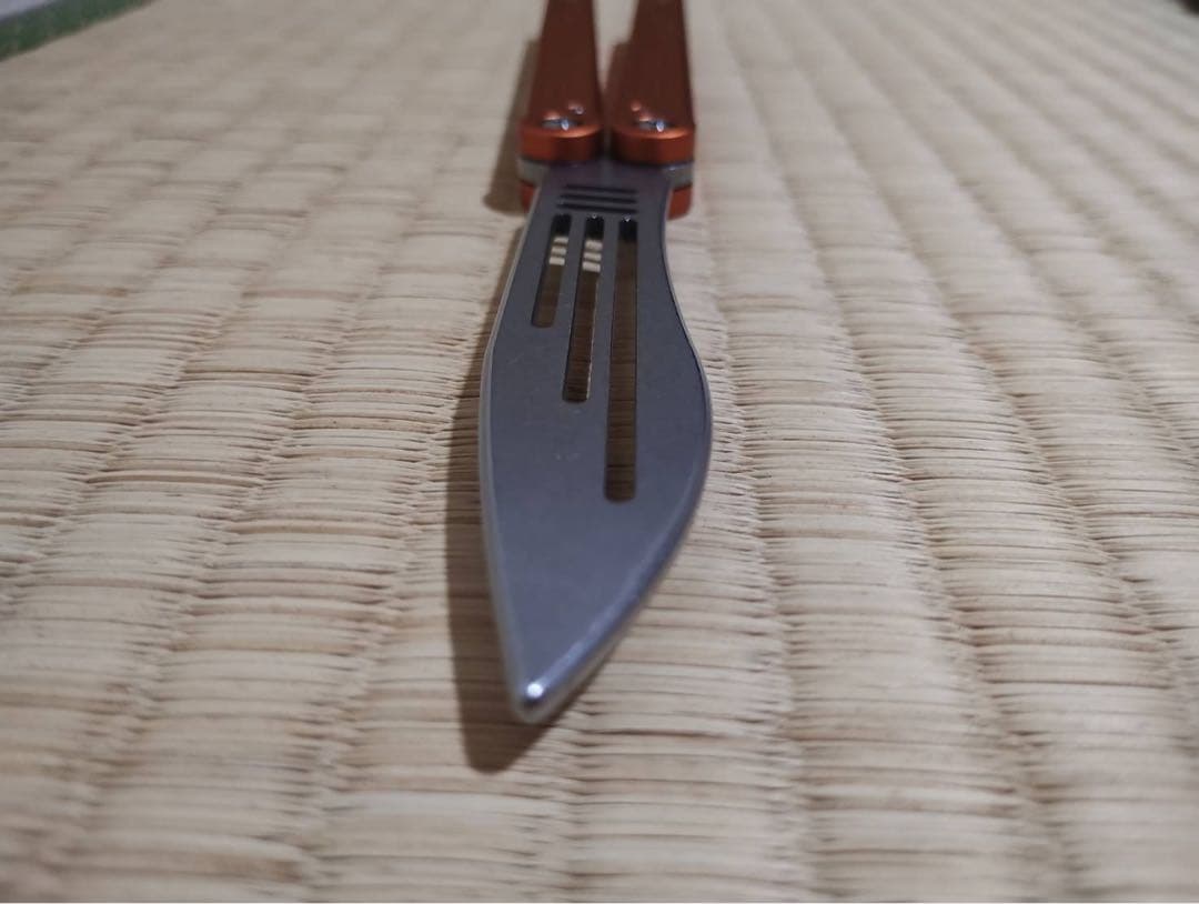 ARMD SHARK バタフライナイフ オレンジ