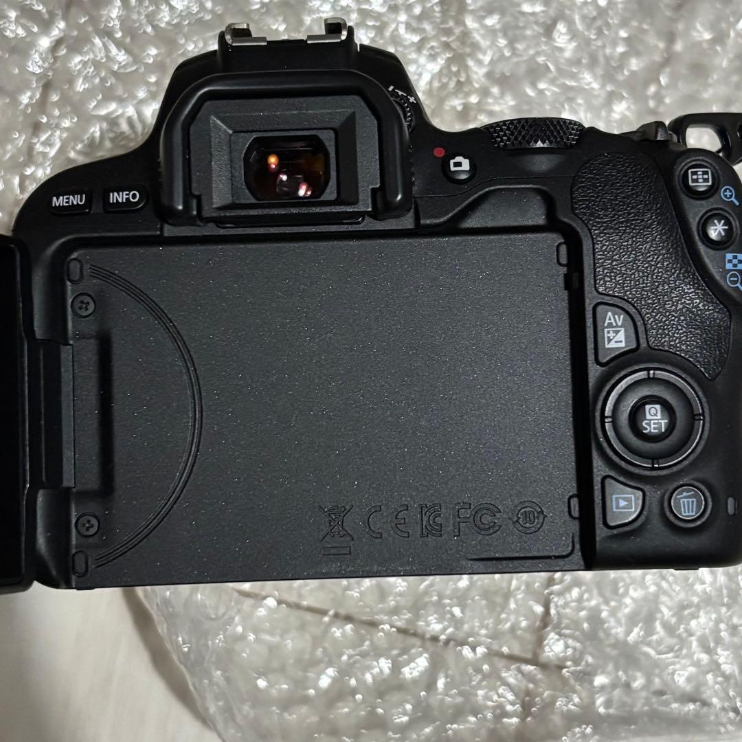 キャノン キス Canon EOS Kiss x9 ダブルレンズ