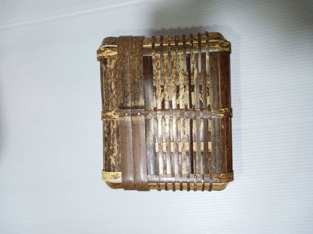 竹製蓋付きバスケット 　小物入れ　お弁当箱にも♪