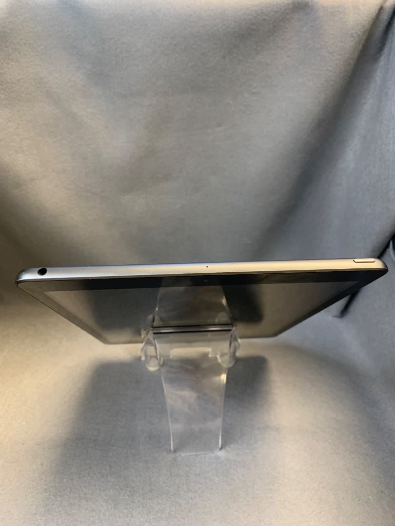 美品 iPad 第８世代 32GB Wi-Fi版 スペースグレー色