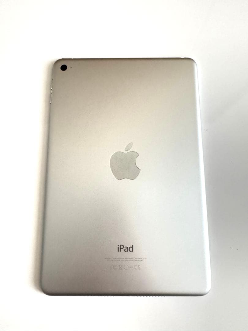 iPad mini 第4世代　64GB シルバー