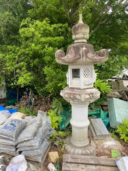石灯籠　特大　でっかい燈篭　庭石